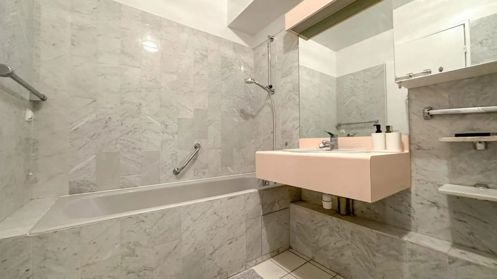Holiday home Flexliving - Room - Hillairet Paris France